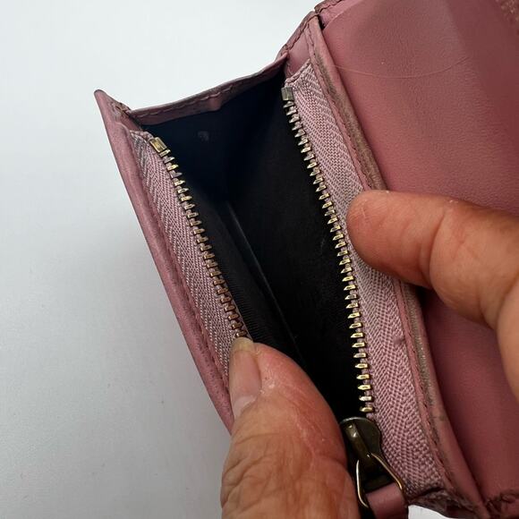 GUC Gucci Cherry Pink GG Bifold Wallet - Picture 7 of 9